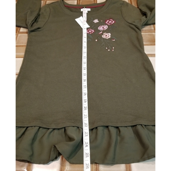 [NEW] Westport Brand Embroidered Flower Sweater - Picture 13 of 14